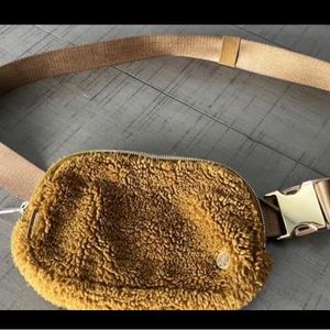 Lululemon fleece belt bag
